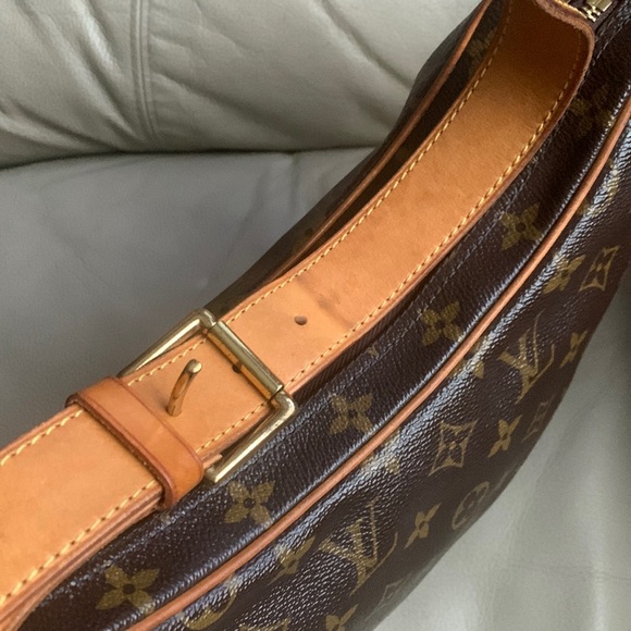❣️❣️❣️LOUIS VUITTON
Monogram Croissant PM/MM❣️❣️❣️ - Picture 11 of 17